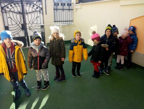 Подвижни игри навън