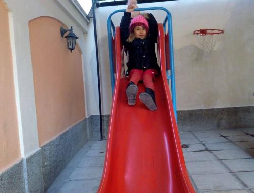 Подвижни игри навън
