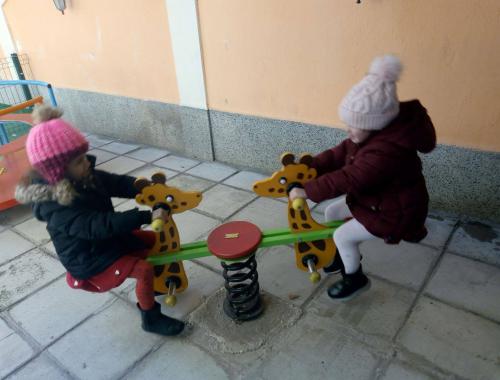 Подвижни игри навън
