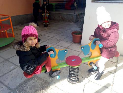 Подвижни игри навън
