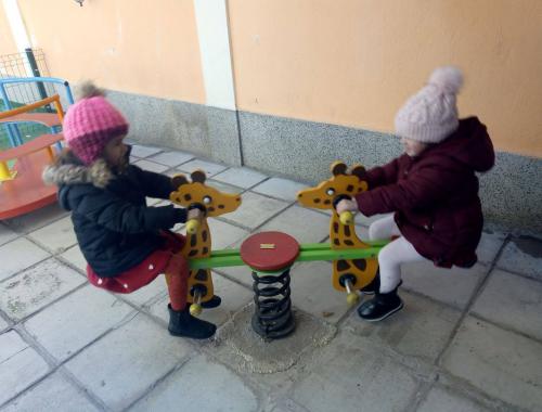 Подвижни игри навън