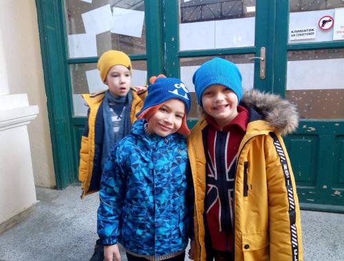 Подвижни игри навън