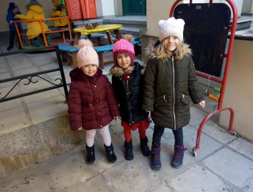 Подвижни игри навън